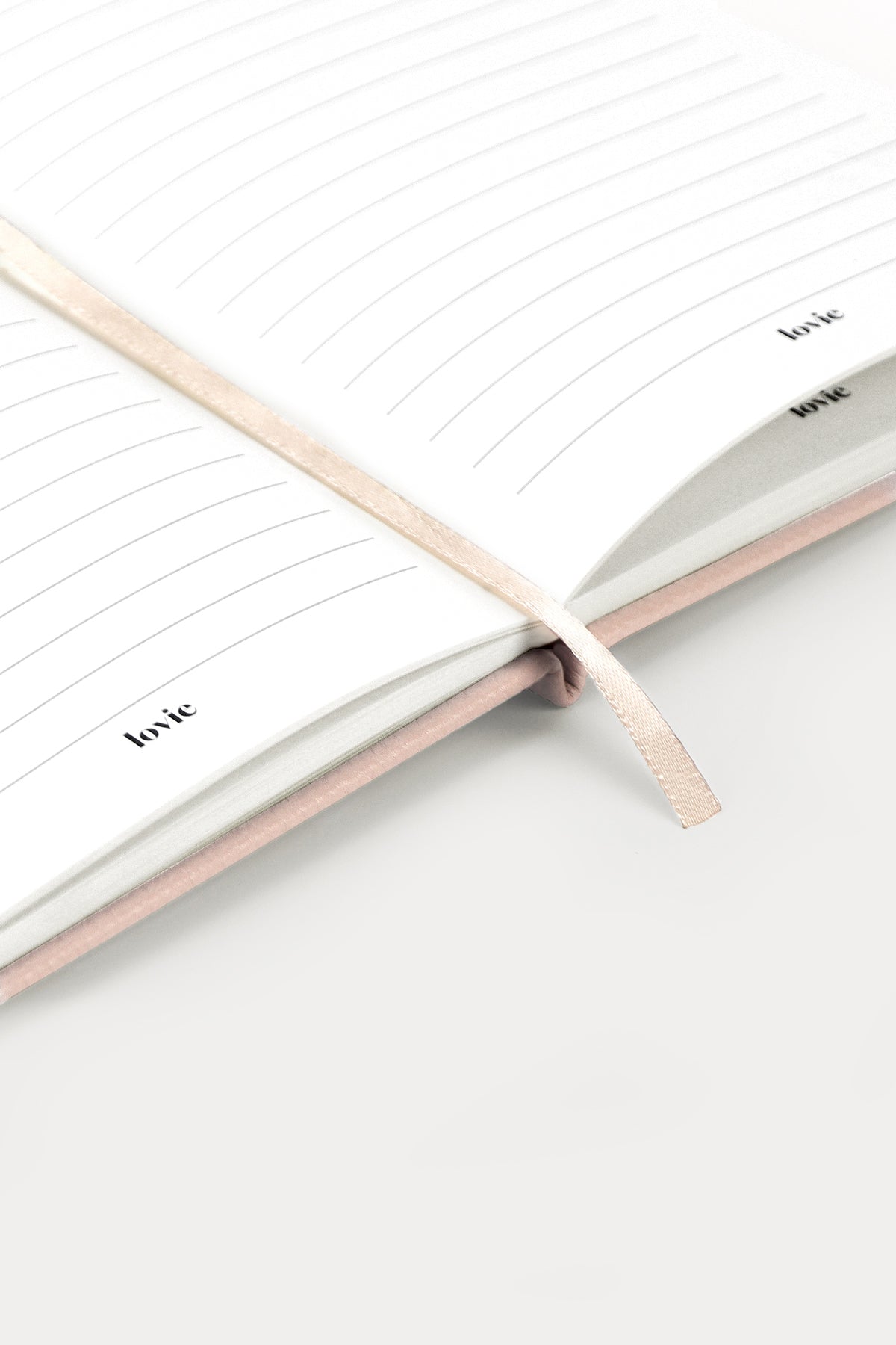 מארז מתנה לסטודנטית: מחברת + פד לעכבר