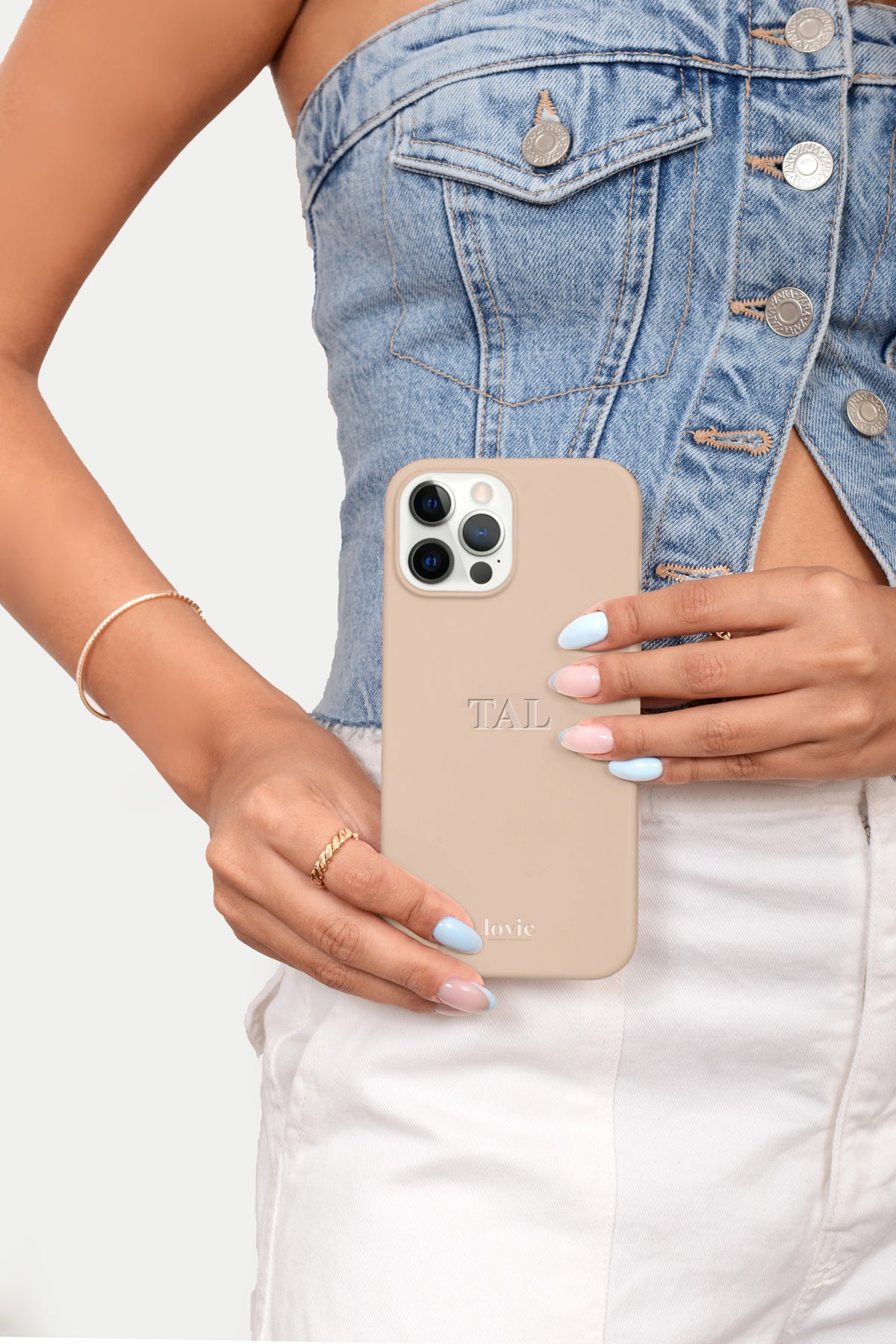 מגן לטלפון עם חריטה