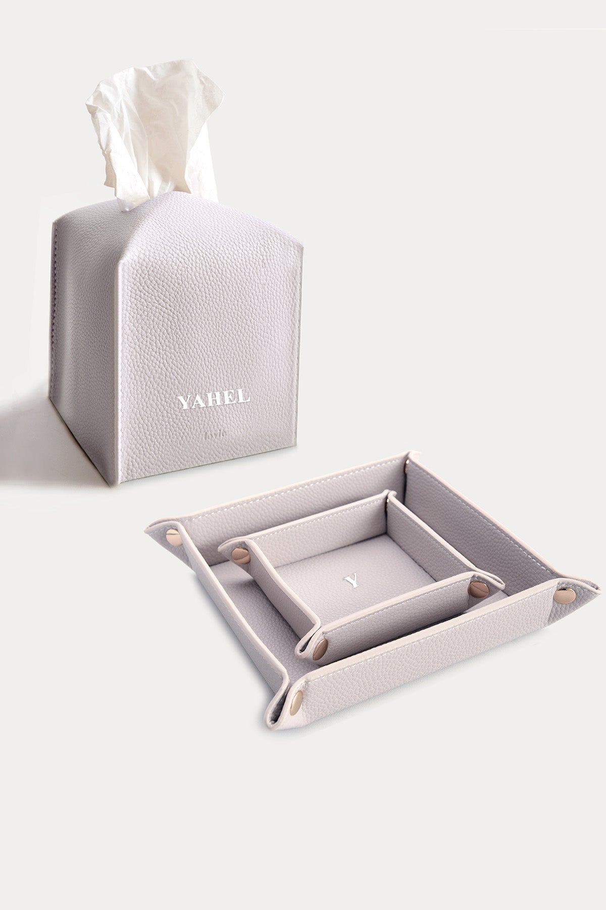 מארז מתנה: קופסת טישו + זוג מגשים