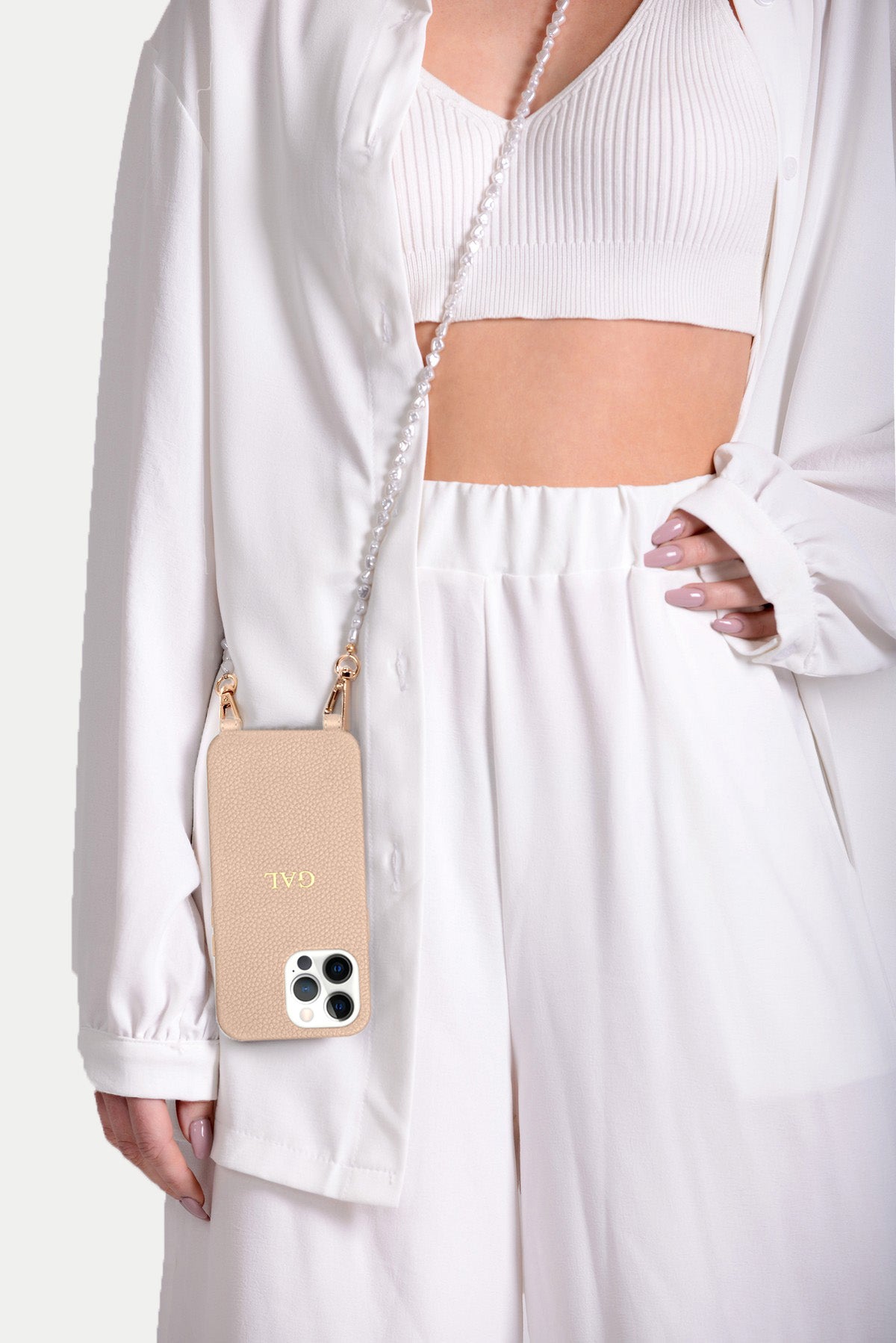 כיסוי עור בז' + שרשרת פנינים-זהב ריין