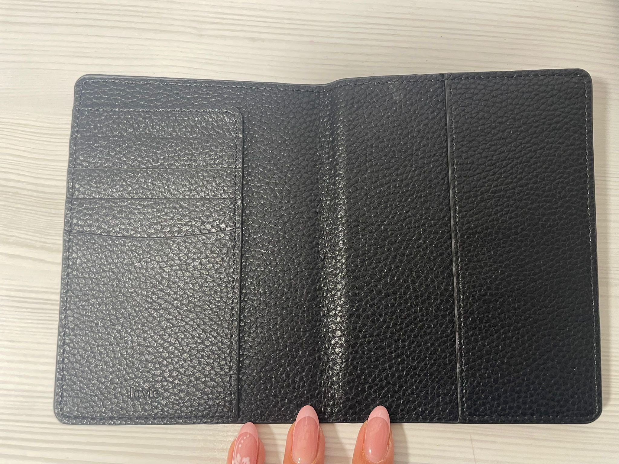 OUTLET - כיסוי שחור לדרכון