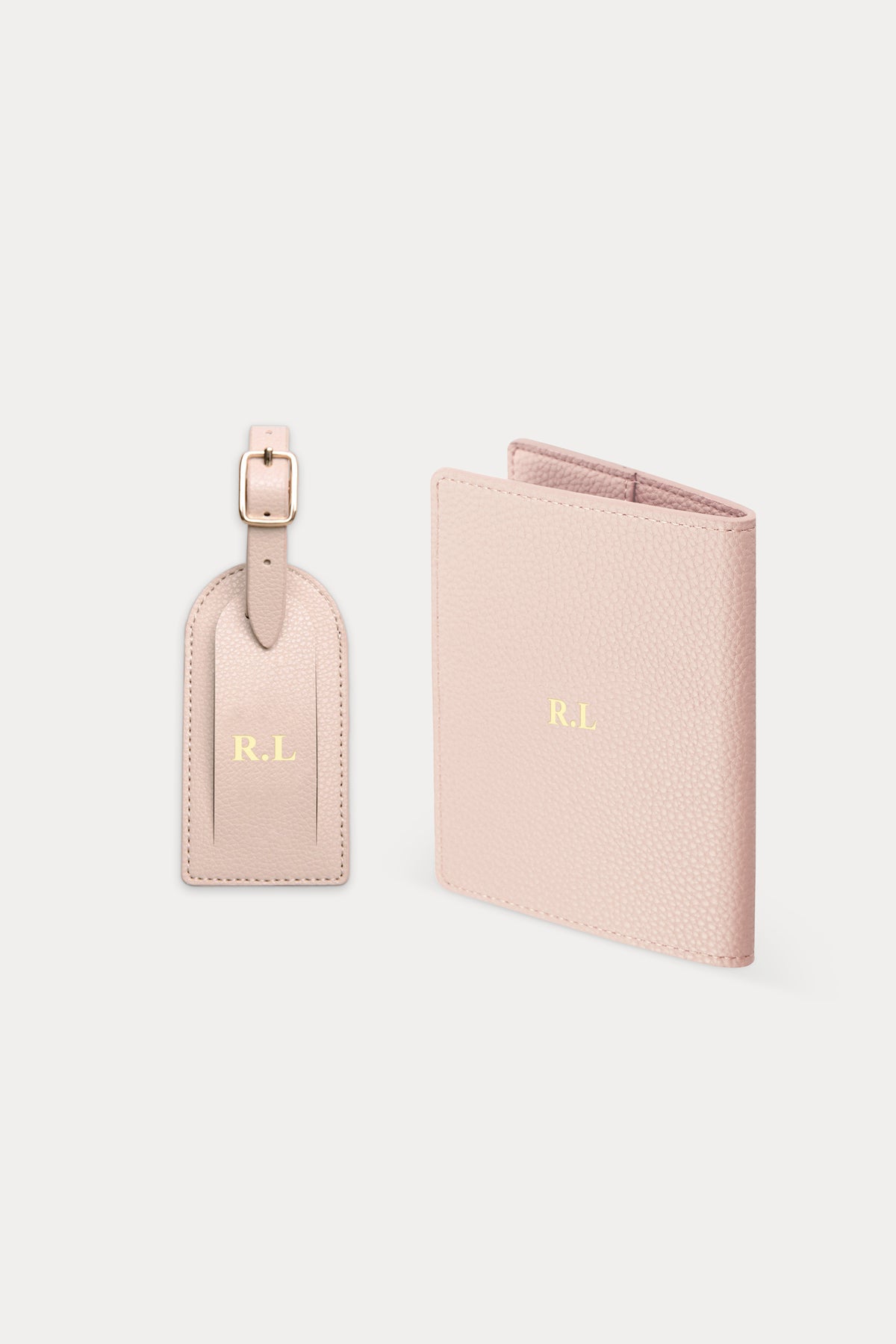 מארז מתנה: כיסוי לדרכון + תג מזוודה + תיק רחצה