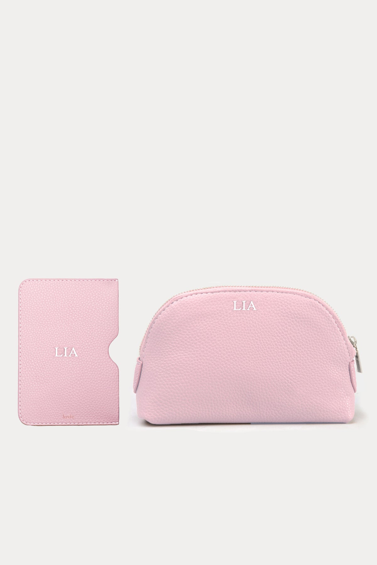 מארז מתנה: שרוול לדרכון + תיק איפור