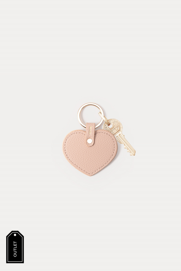 OUTLET - מחזיק מפתחות לב בגוון בז'
