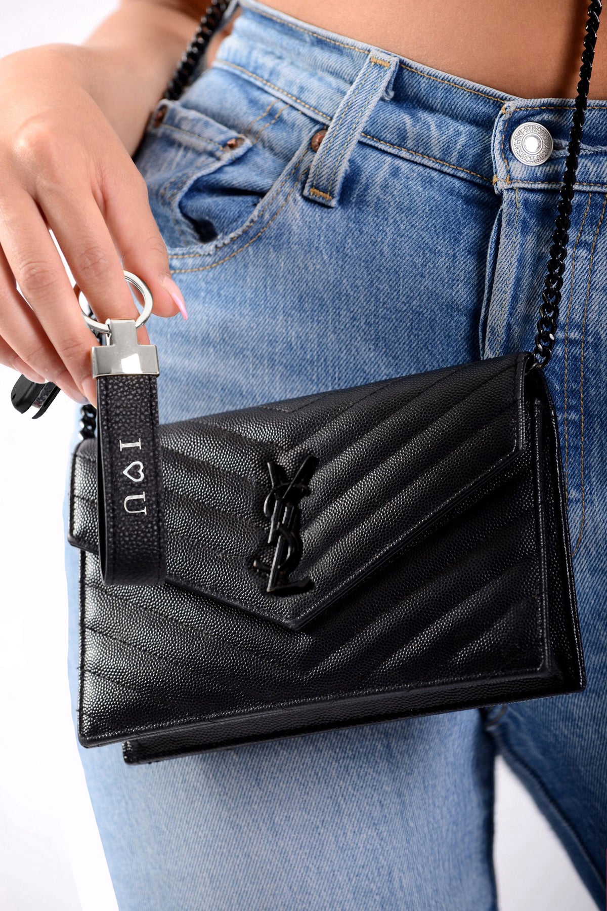 מחיזק מפתחות עם חריטה