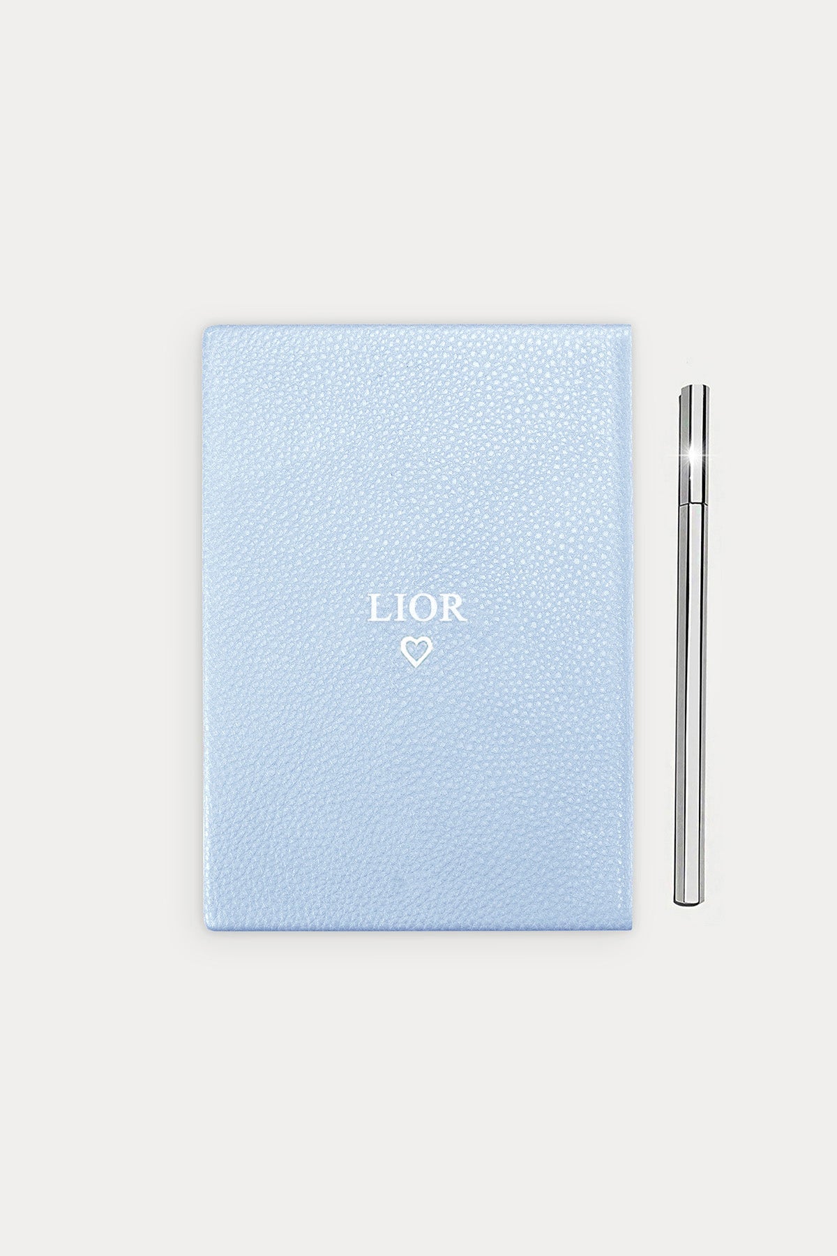 מחברת ועט עם הקדשה