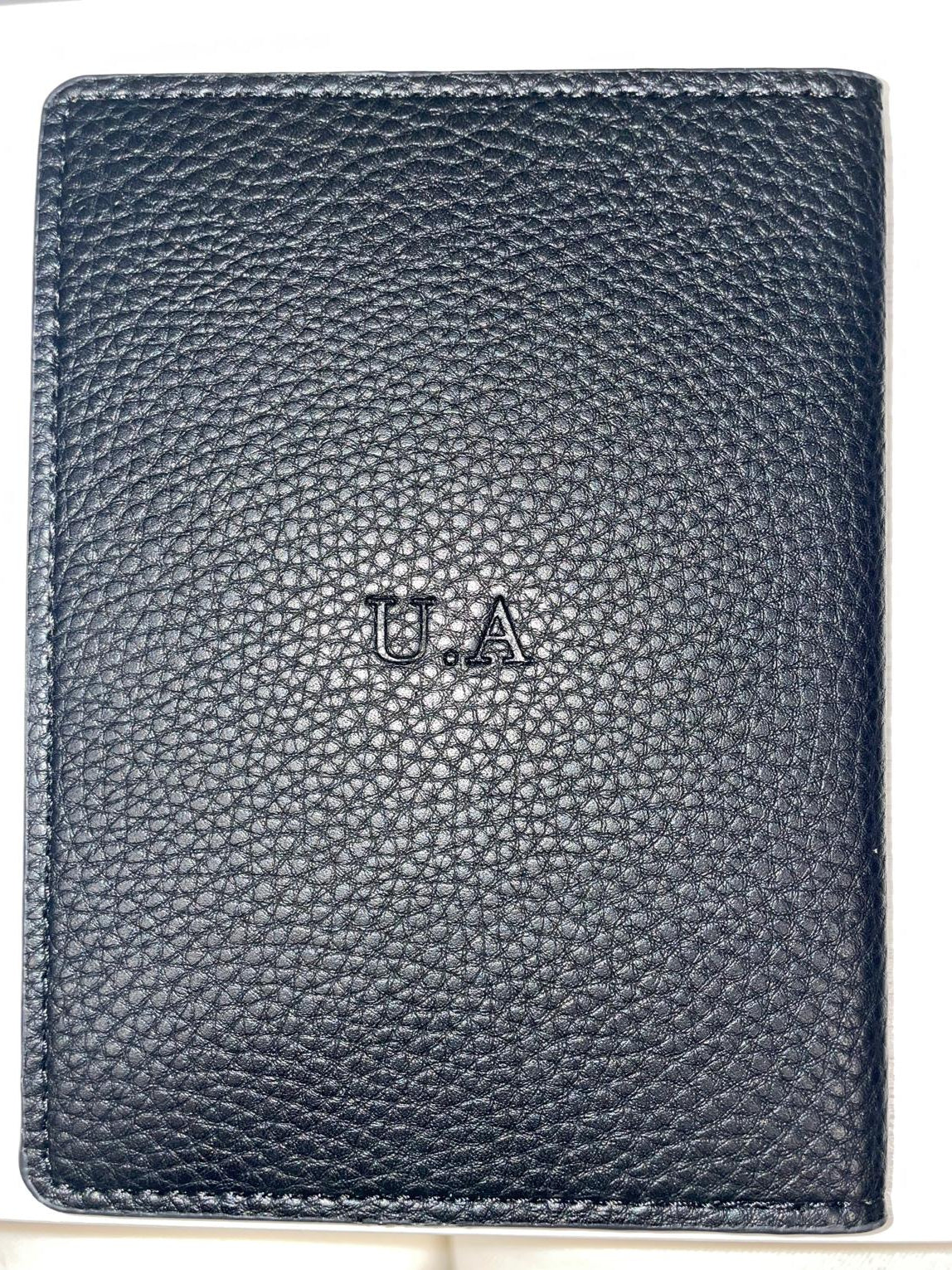 OUTLET - כיסוי לדרכון עם הטבעה ללא צבע U.A