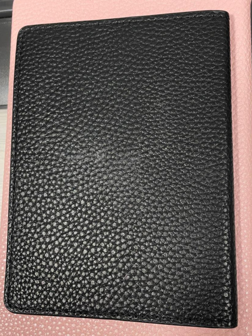 OUTLET - כיסוי שחור לדרכון