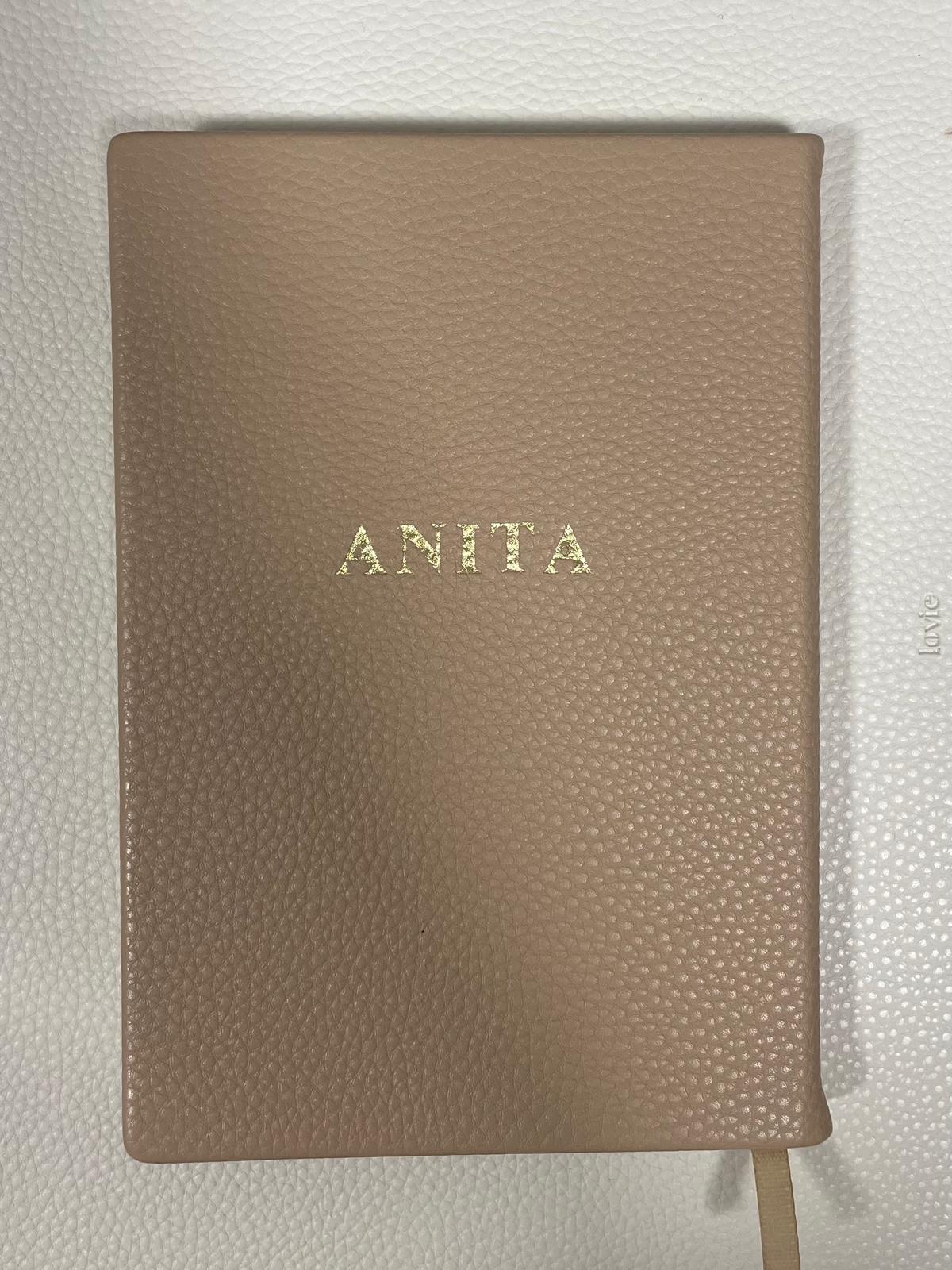 OUTLET - מחברת עור טבעוני בז' עם הטבעת זהב ANITA