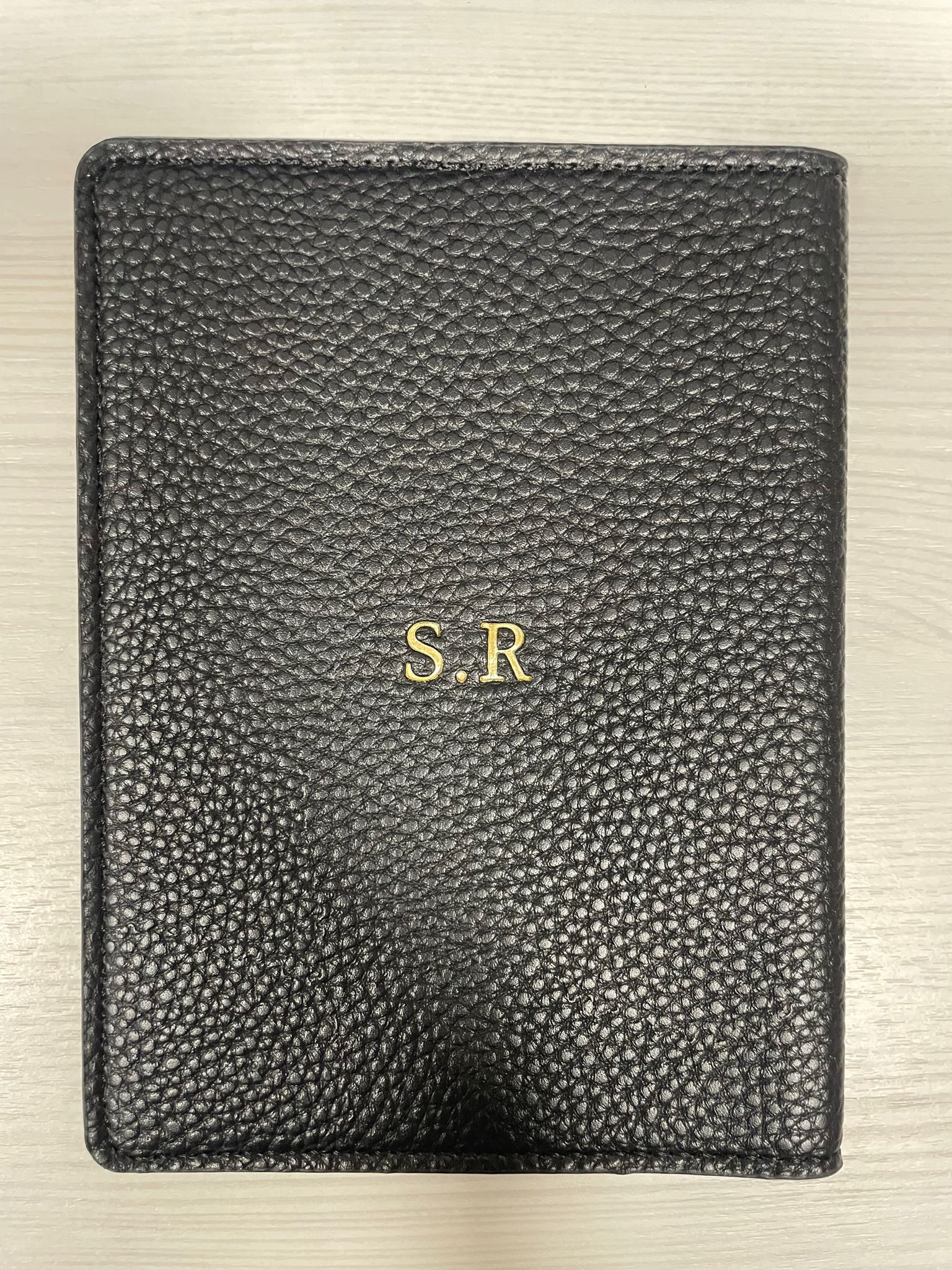 OUTLET - כיסוי לדרכון עם הטבעת זהב S.R