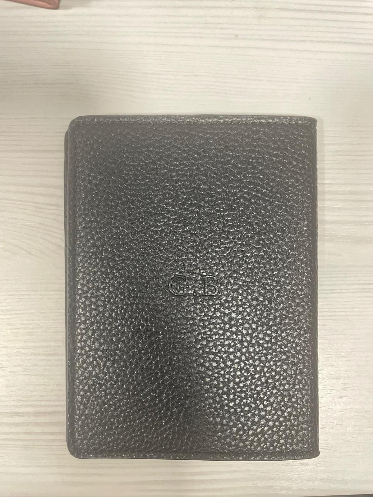 OUTLET - כיסוי לדרכון עם הטבעה ללא צבע G.B