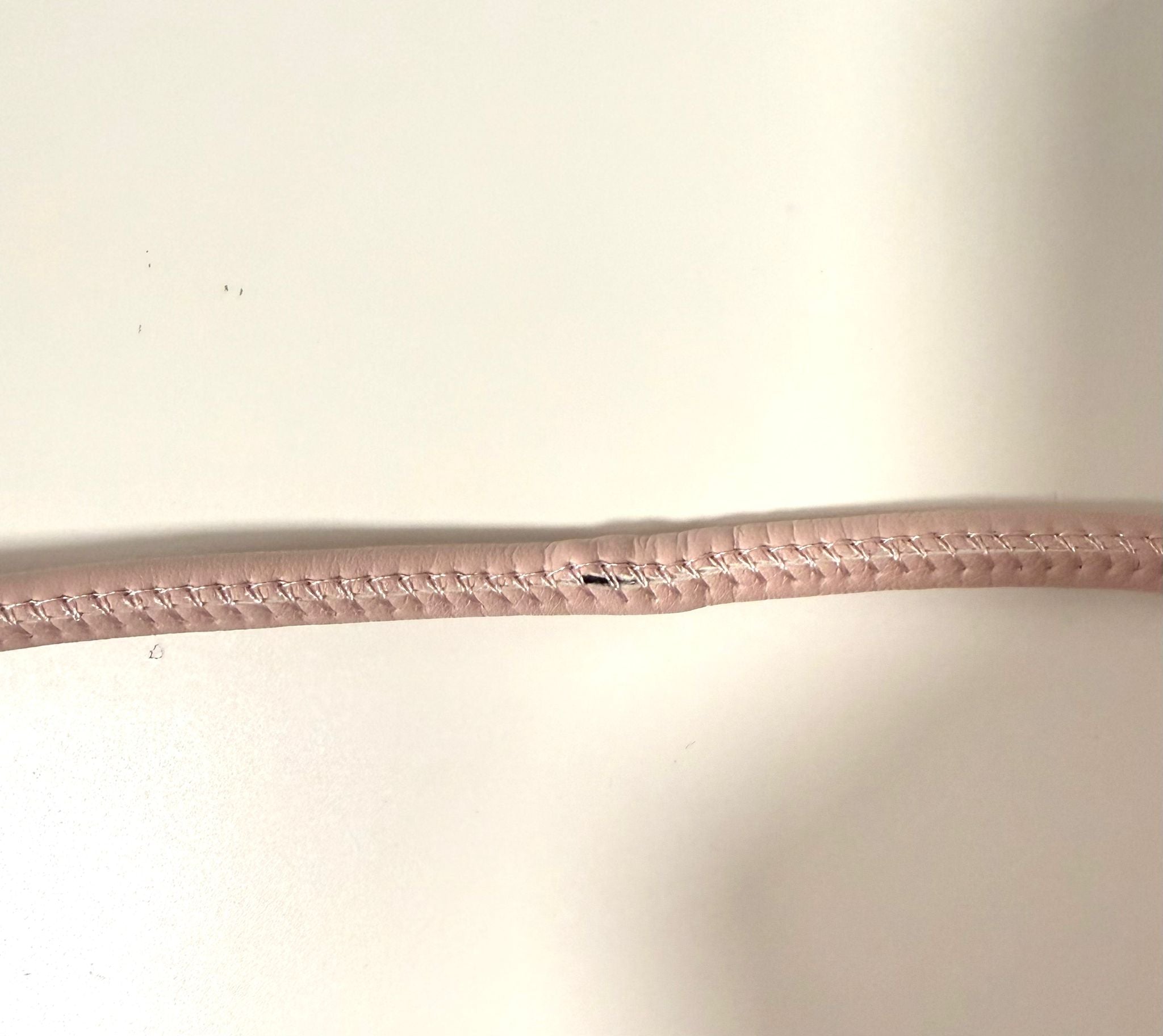 OUTLET - שרשרת ורודה אמיליה