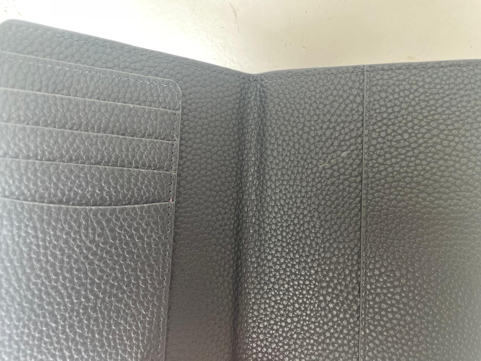 OUTLET - כיסוי שחור לדרכון