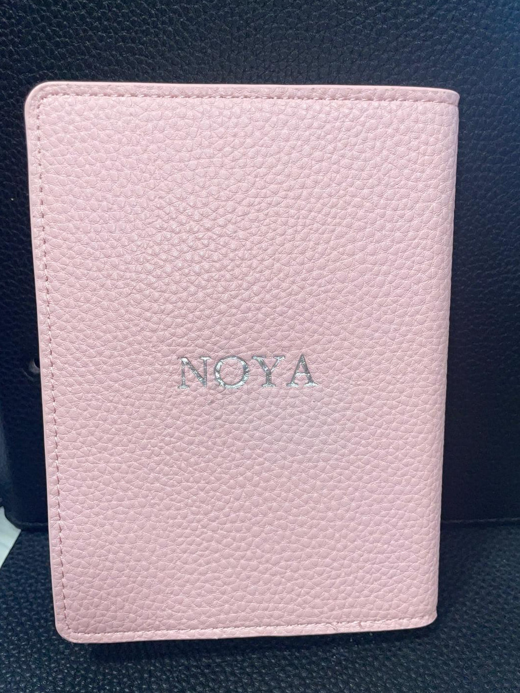 OUTLET - כיסוי לדרכון עם הטבעת כסף NOYA