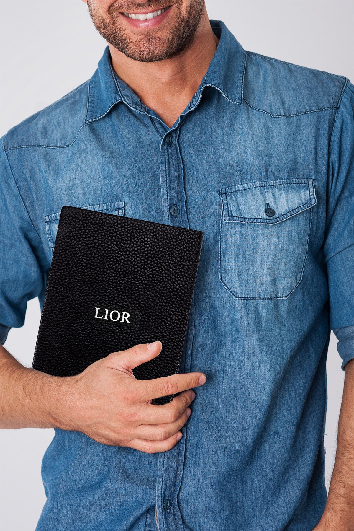 מחברת עם הקדשה