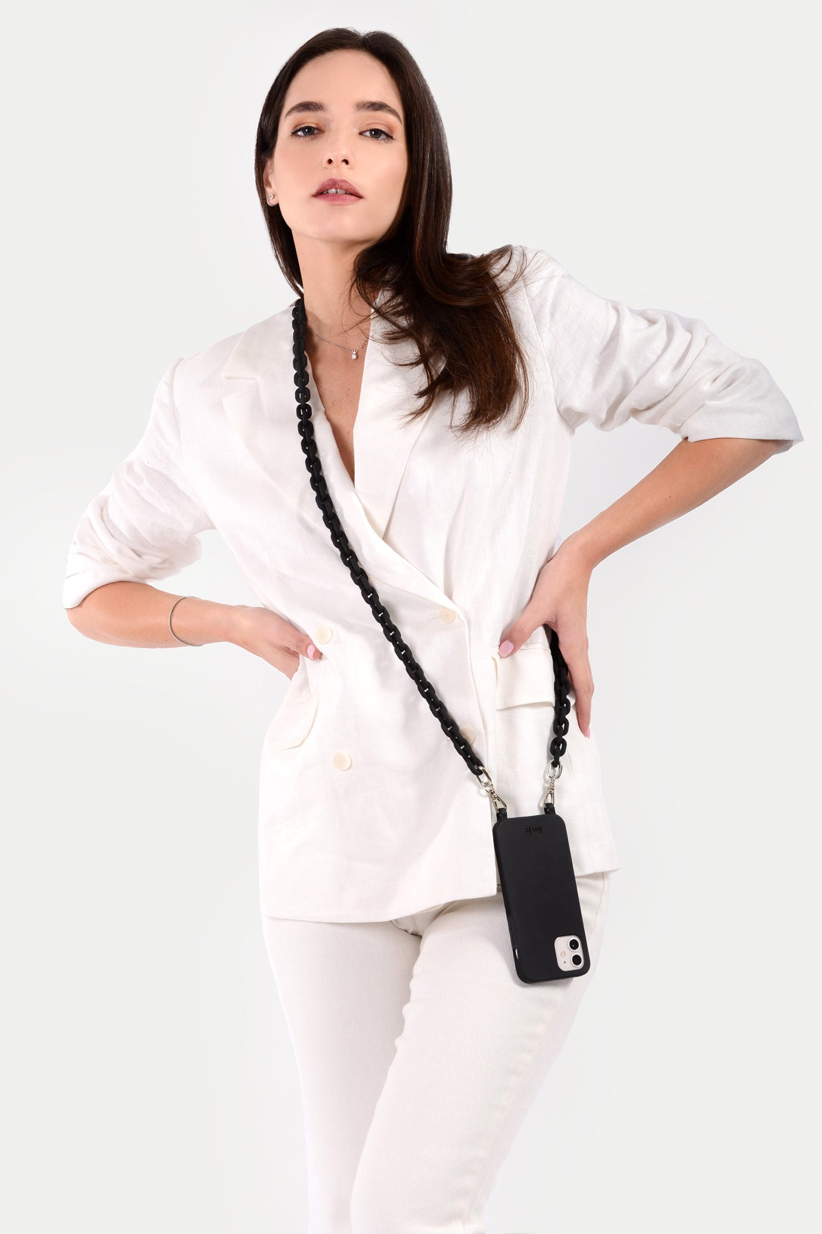 כיסוי שחור + שרשרת אודרי