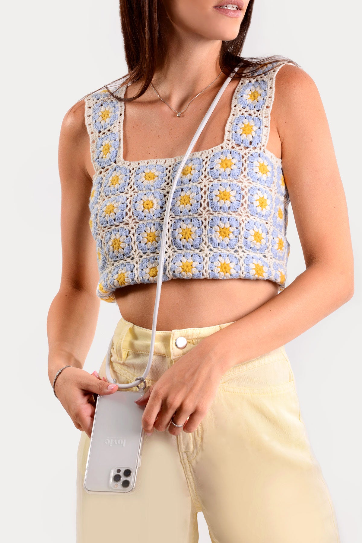 שרשרת לבנה לוסי