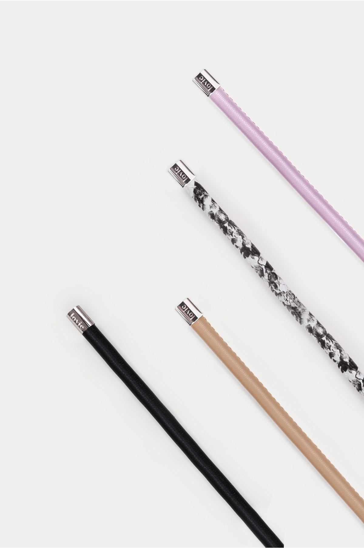 מארז זוגי! 2 שרשראות עור טבעוני