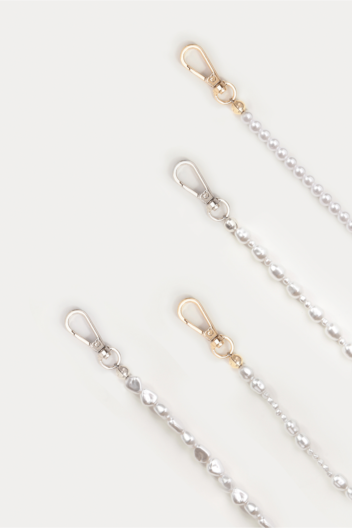 מארז זוגי! 2 שרשראות פנינים