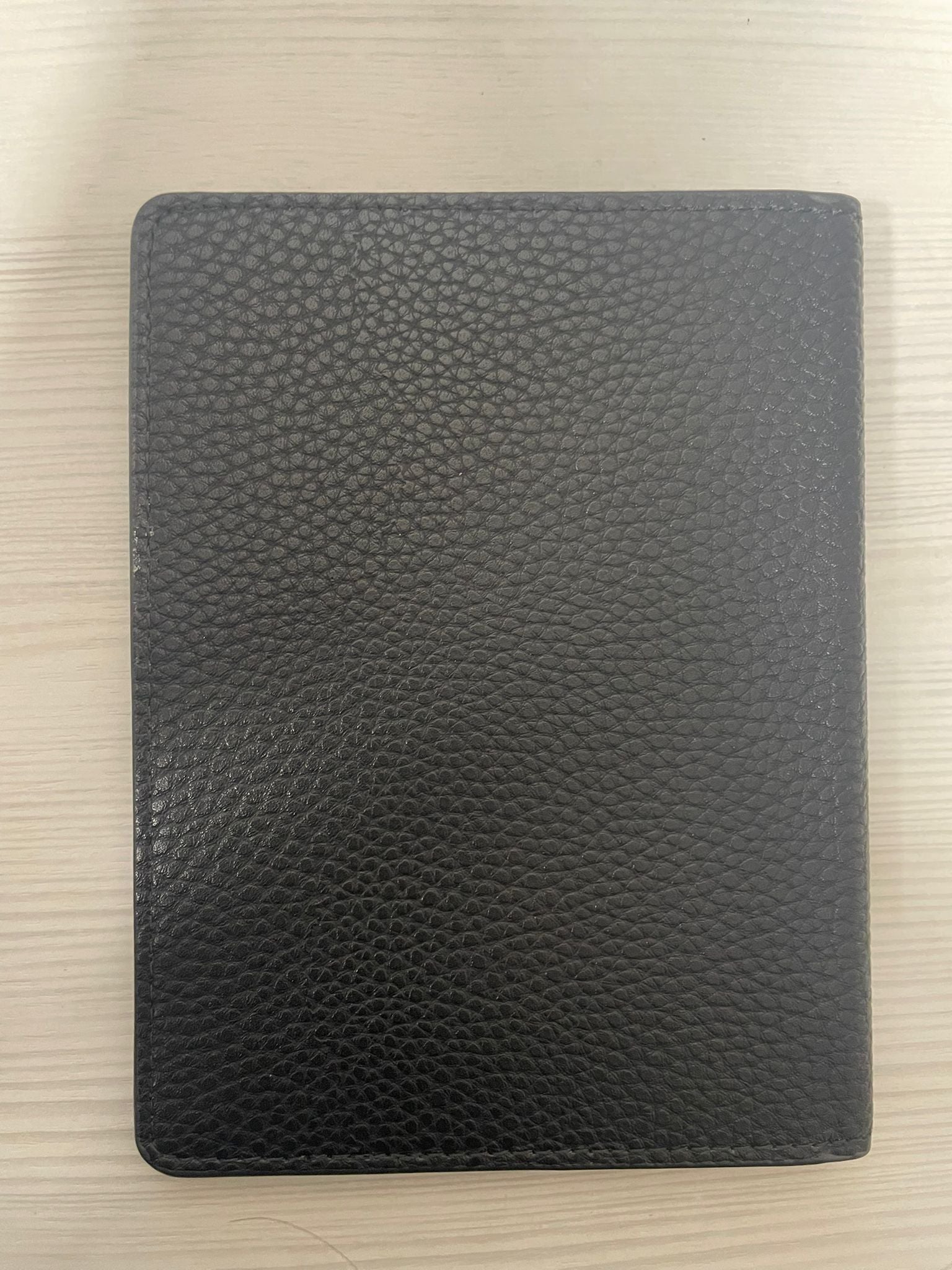 OUTLET - כיסוי שחור לדרכון