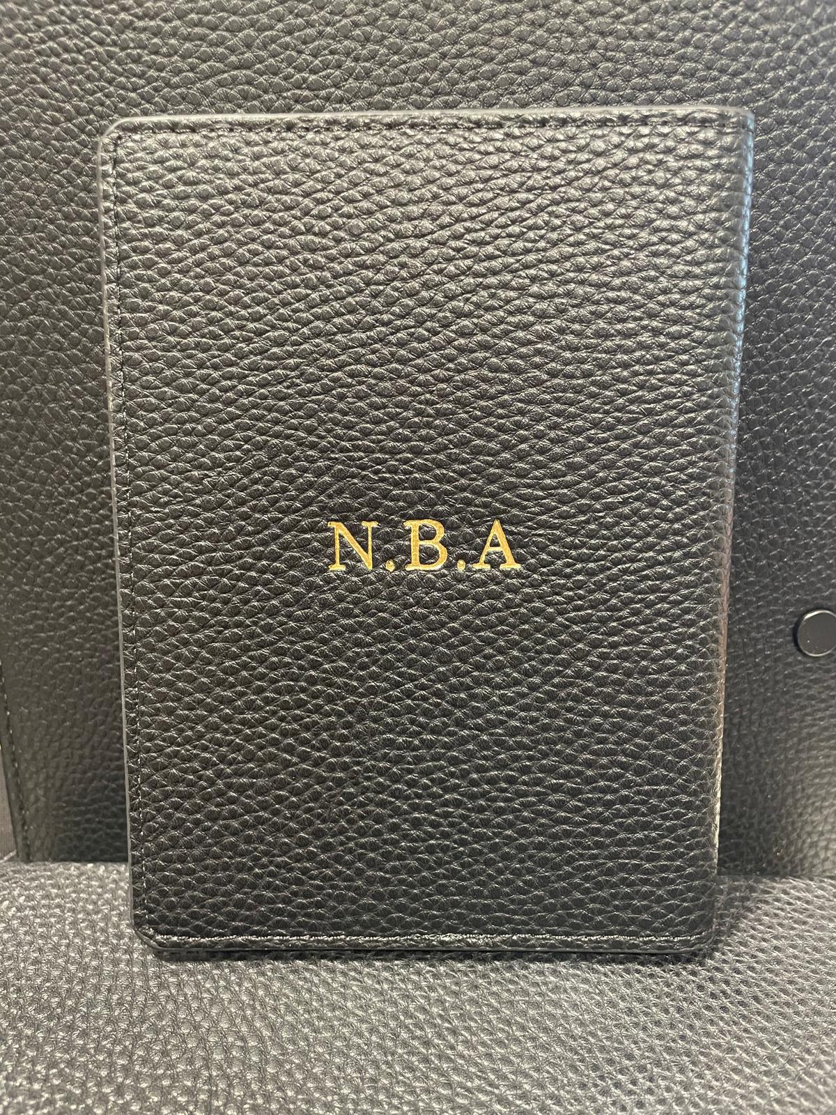 OUTLET - כיסוי לדרכון עם הטבעת זהב N.B.A